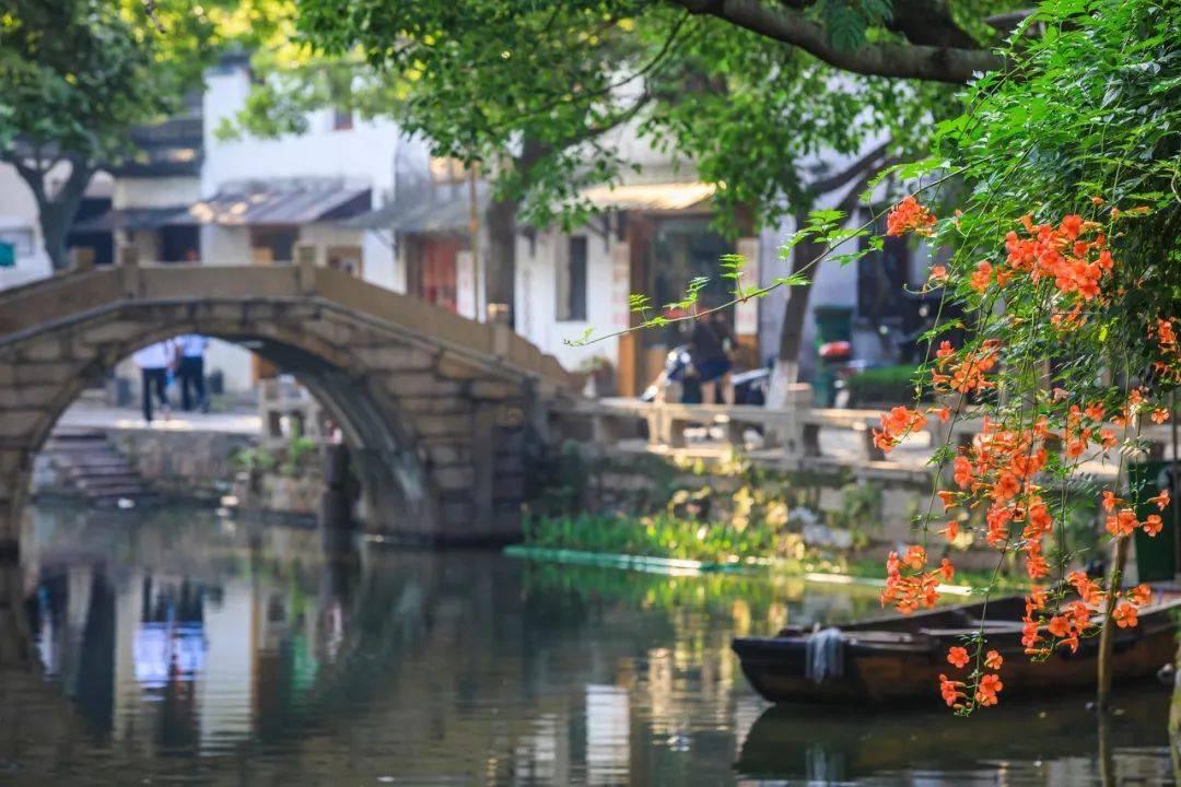 层层恐惧